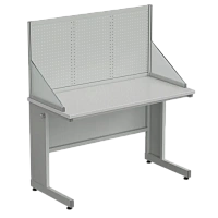 Стол с перфорированным экраном (верстак) 1200х600х1360
